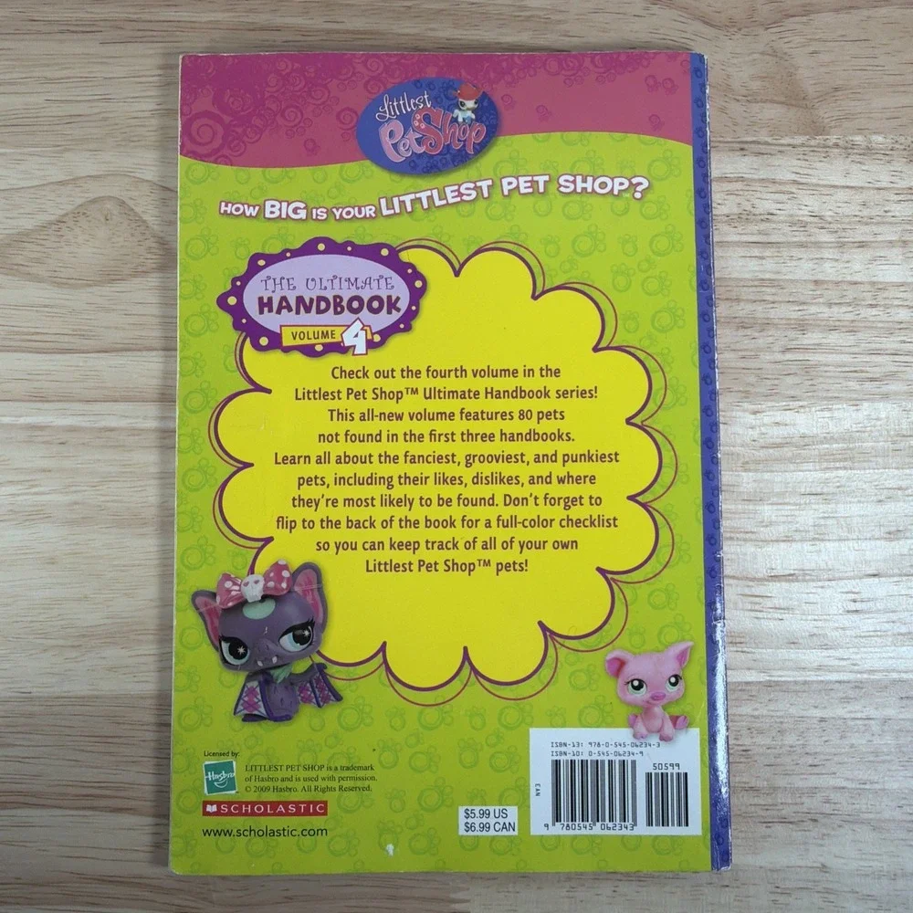Littlest Pet Shop the Ultimate Handbook, Volume 4 [With Bookmarks]